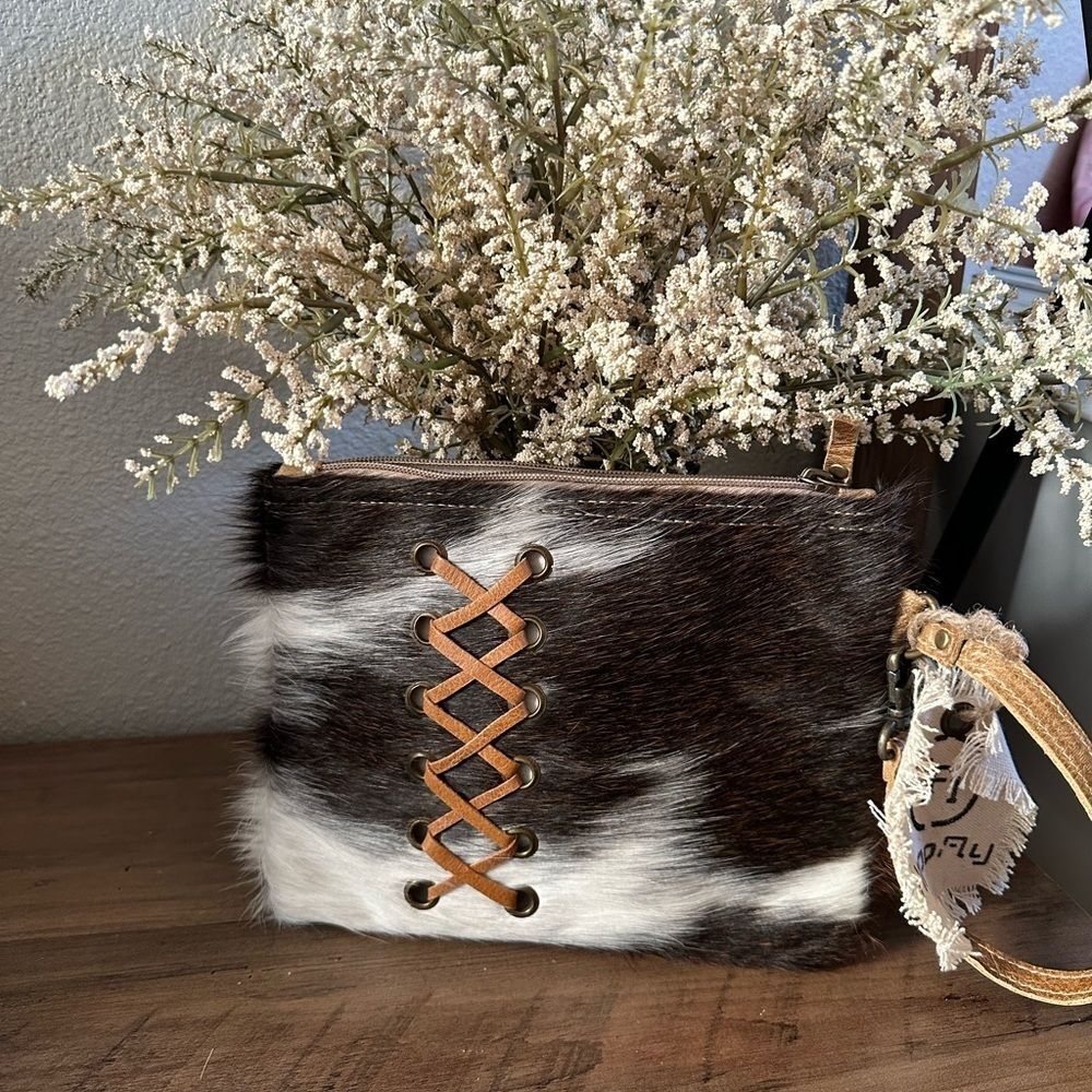NWOT Cowhide HopoFly Women's Clutch